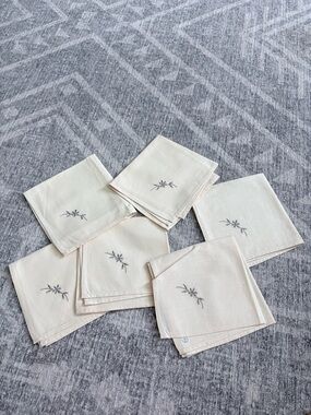 Embroidered Cream cloth  Cocktail Napkins - Set of 6 vintage